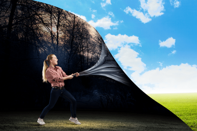 Menina em um fundo escuro puxando a imagem para um dia ensolarado