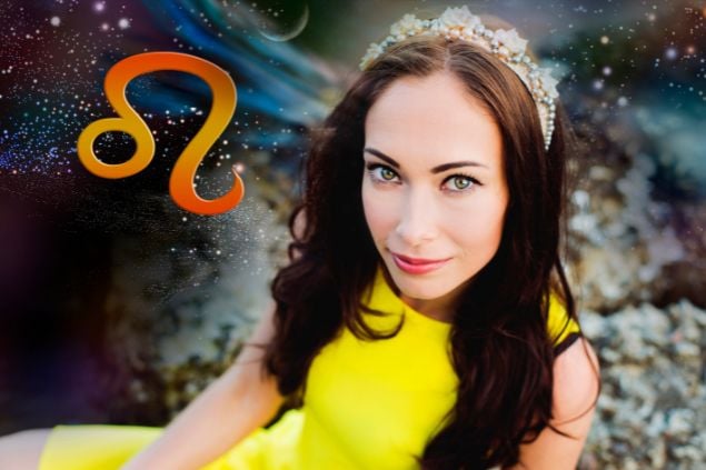 Dzhulbee / Getty Images / Canva Imagem de uma mulher do signo de leão. Ao lado da foto, o símbolo do signo de leão.