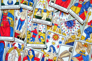 Conheça os tipos de Tarot e saiba com qual se consultar